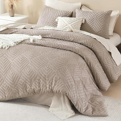 Litanika Oversized Queen Comforter Light Coffee, 3 Pieces Tufted Boho Farmhouse Bedding Comforter Set, Lightweight Fluffy All Season Comforter Set (98x98In Comforter & 2 Pillowcases)