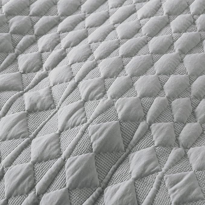 WDCOZY Light Grey Quilts Queen Size Bedding Set with 2 Pillow Shams, Lightweight Soft Bedspread Coverlet, Thin Comforter Bed Cover for All Season, 3 Pieces, 90x90 inches