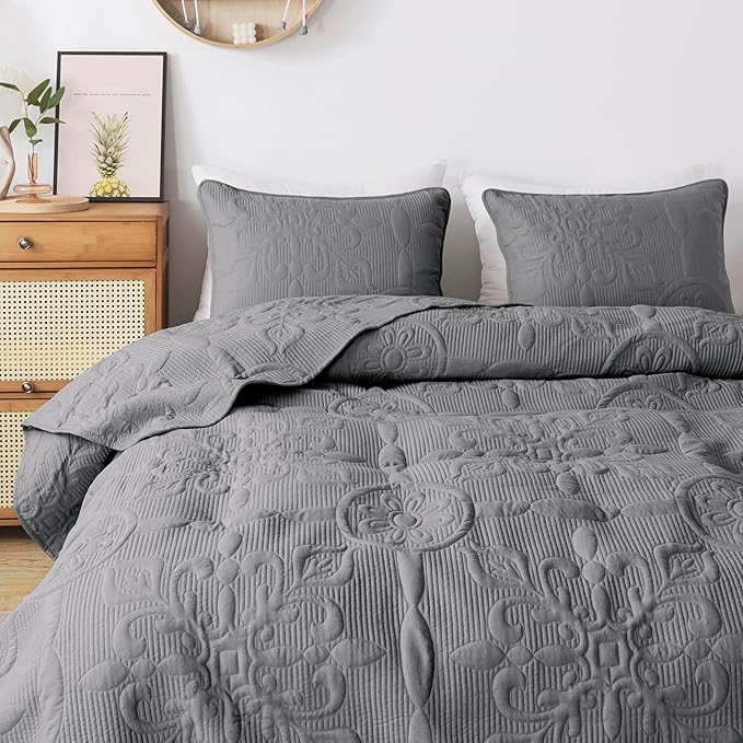 Dark Grey Damask Quilt Queen Size Bedding Sets with 2 Pillow Shams, Boho Bedspread Lightweight Soft Farmhouse Vintage Bohemian Coverlet Retro Jacquard Pattern Bed Cover for All Season, 3 Pieces