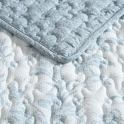 Laura Ashley - Twin Quilt Set, Super Soft Bedding with Reversible Design, Medium Weight for Year Round Use, 2 Piece Bed Set with Matching Pillowcase (Amberley Pastel Blue)