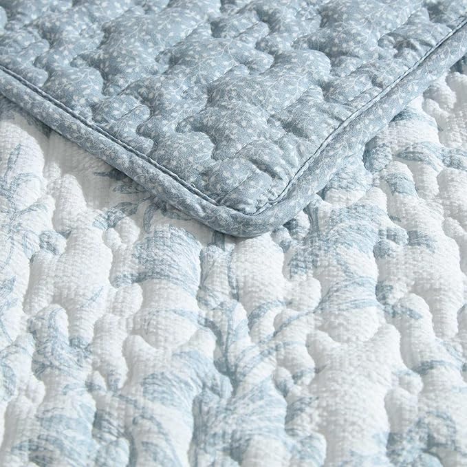 Laura Ashley - King Quilt Set, Super Soft Bedding with Reversible Design, Medium Weight for Year Round Use, 3 Piece Bed Set with Matching Pillowcases (Amberley Pastel Blue)