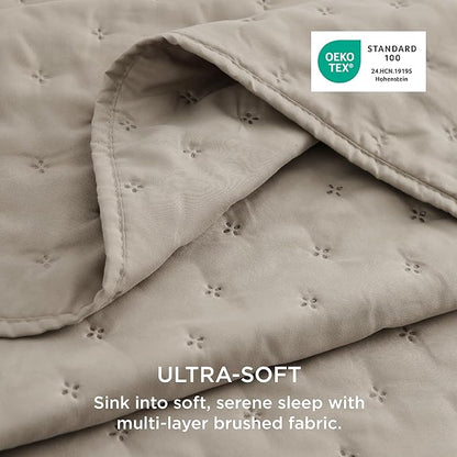 Bedsure King Quilt - Taupe Bedspread King Size & Lightweight Comforter, Modern Farmhouse Coverlet with Clover Pattern, Ultra Soft All-Season Bedding, 106 x 96 Inches | Stitch-Free Quilting, Ultra Soft, Lightweight, Machine Washable, Pet-Friendly