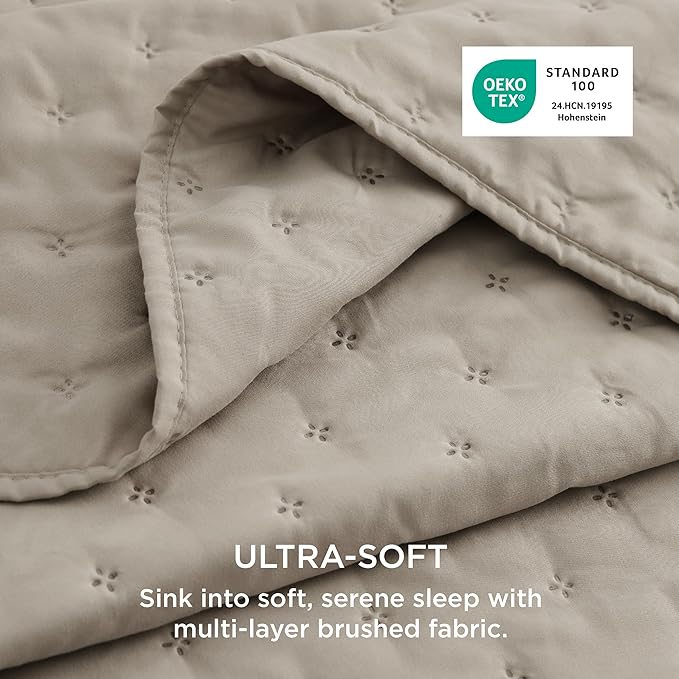 Bedsure Twin Quilt - Ultra Soft Twin XL Quilt Bedding for Dorm Decor, Lightweight All-Season Comforter, Taupe Bedspread Coverlet with Clover Pattern, 68 x 86 Inches | Stitch-Free Quilting, Ultra Soft, Lightweight, Machine Washable, Pet-Friendly