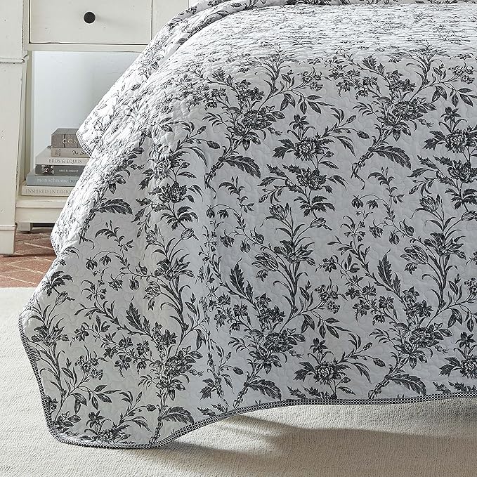 Laura Ashley - Twin Quilt Set, Soft Cotton Bedding with Reversible Design, Medium Weight for Year Round Use, 2 Piece Bed Set with Matching Pillowcase (Amberley Black/White)
