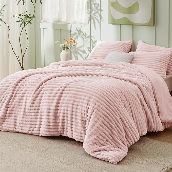 Bedsure Comforter Set Queen Size - GentleSoft™ 3 Pieces Double-Side Fleece Fluffy Pink Comforter Set, Cozy Striped Room Decor Aesthetic, Luxury Bedding Queen Size, 2 Pillowcases, 90x90 Inches