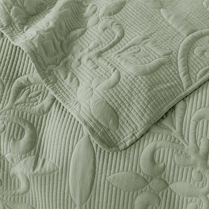 B2EVER Green Damask Quilt Queen Size Bedding Sets with 2 Pillow Shams, Boho Bedspread Lightweight Soft Farmhouse Vintage Bohemian Coverlet Retro Jacquard Pattern Bed Cover for All Season, 3 Pieces