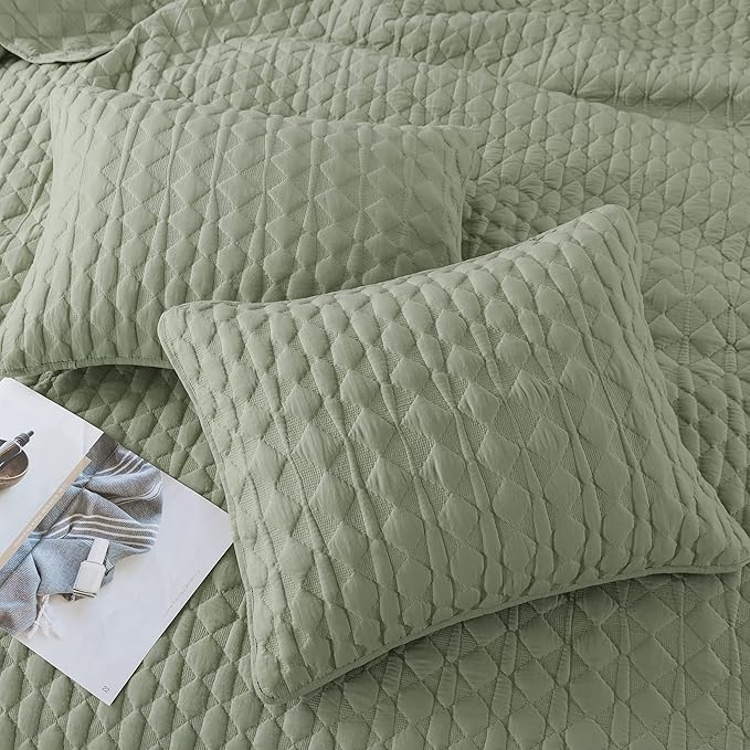 WDCOZY Sage Green Quilt Queen Size Bedding Sets with Pillow Shams, Lightweight Soft Bedspread Coverlet, Quilted Blanket Thin Comforter Bed Cover, All Season Spring Summer, 3 Pieces, 90x90 inches