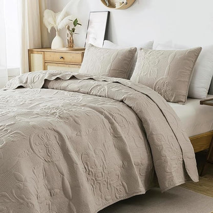 Beige Damask Quilt California Cal King Size Bedding Sets with 2 Pillow Shams, Oversized Boho Bedspread Lightweight Soft Farmhouse Vintage Coverlet Jacquard Pattern Bed Cover for All Season, 3 Pieces