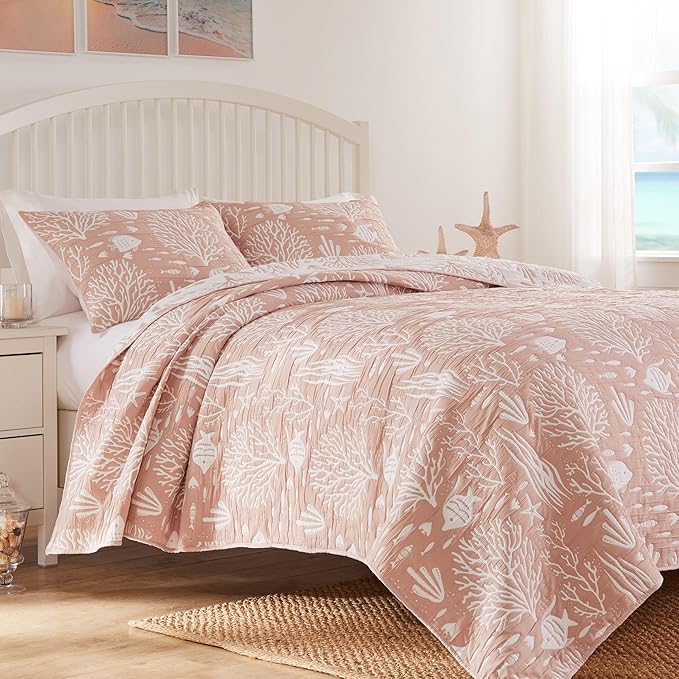 Greenland Home Coastal Paradise Reversible Matelassé Coverlet Set, 3-Piece King/Cal King, Marina Blush