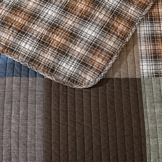 Eddie Bauer - King Quilt Set, Reversible Cotton Blend Bedding with Lightweight Feel, 3 Piece Bed Set with Matching Pillowcases (Classic Patchwork Green)