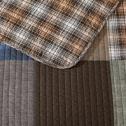 Eddie Bauer - Full/Queen Quilt Set, Premium Cotton Reversible Bedding with Matching Shams, Patchwork Luxurious Bedding Set (Classic Patchwork Green, Full/Queen)