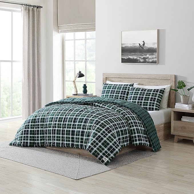 Nautica - Twin/Twin XL Comforter Set, Ultra Soft Bedding with a Woven Textured Feel, Medium Weight for Year Round Comfort, 2 Piece Bed Set with Matching Pillowcase (Northsail Plaid Navy)