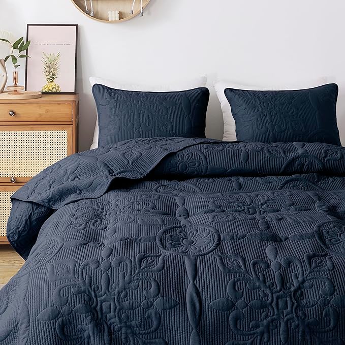 B2EVER Navy Blue Damask Quilt King Size Bedding Sets with 2 Pillow Shams, Boho Bedspread Lightweight Soft Farmhouse Vintage Bohemian Coverlet Retro Jacquard Pattern Bed Cover for All Season, 3 Pieces