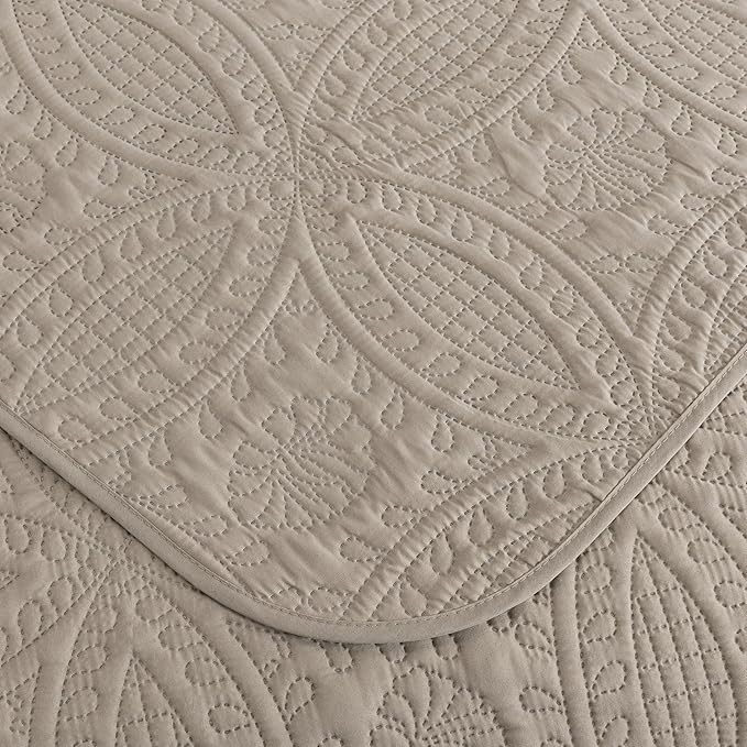 Chezmoi Collection Austin 3-piece Oversized Bedspread Coverlet Set (King, Khaki) | Oversized, Lightweight, Fade Resistant