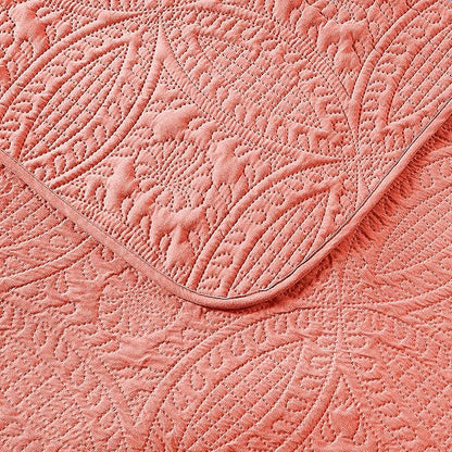 Quilt Set King/Cal King/California King Size Coral - Oversized Bedspread - Soft Microfiber Lightweight Coverlet for All Season - 3 Piece Includes 1 Quilt and 2 Shams, Geometric Pattern