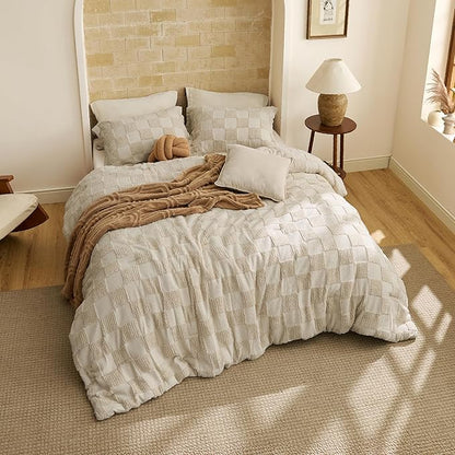 Bedsure Queen Size Comforter Set Beige, Boho Tufted Bed Set, Checkered Farmhouse Shabby Chic Bedding, 3 Pieces, 1 Plaid Geometric Comforter and 2 Pillow Shams