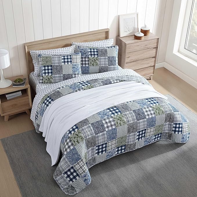 Eddie Bauer - Twin Quilt Set, Reversible Cotton Bedding with Matching Sham, Patchwork Luxurious Bedding Set with Plaid Reverse (Cozy Plaid Patchwork Blue/Green, Twin)