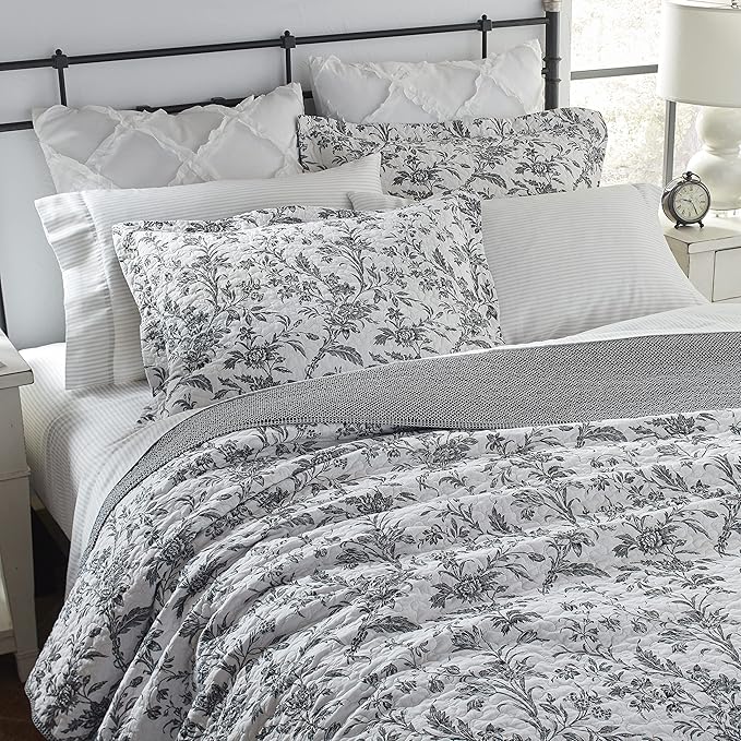 Laura Ashley - Queen Quilt Set, Soft Cotton Bedding with Reversible Design, Medium Weight for Year Round Use, 3 Piece Bed Set with Matching Pillowcases (Amberley Black/White)