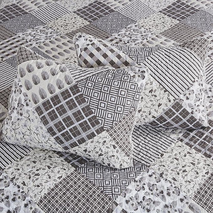 Virah Bella Quilt Bedding Set in King Phyllis Dobbs Charming Grays Printed Lightweight Reversible Quilt with 2 Matching Pillow Shams - Cozy & Beautiful Contemporary-Themed Bedding