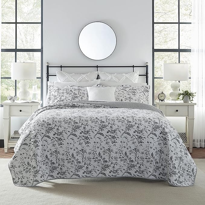 Laura Ashley - Queen Quilt Set, Soft Cotton Bedding with Reversible Design, Medium Weight for Year Round Use, 3 Piece Bed Set with Matching Pillowcases (Amberley Black/White)
