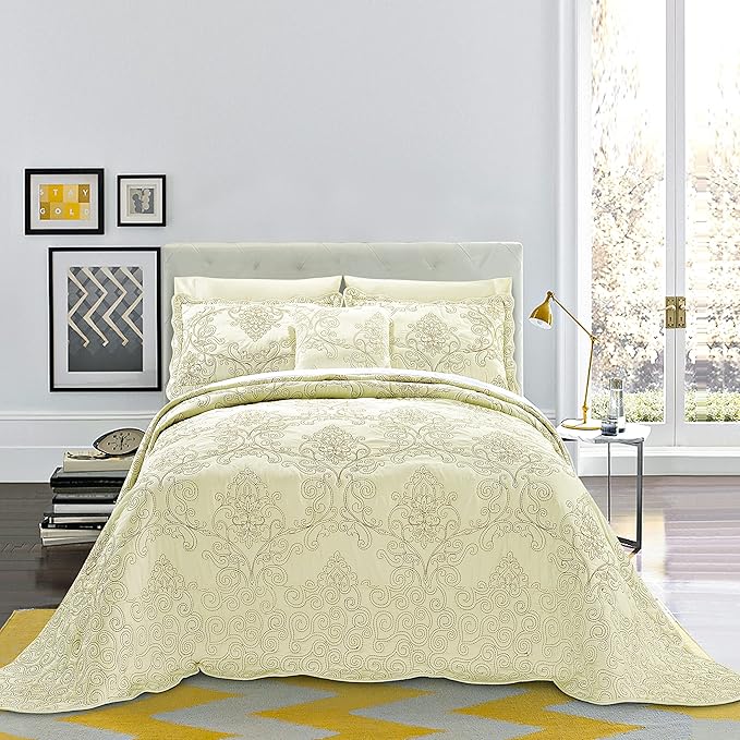 Home Soft Things Damask 4 Piece Bedspread Set, Scalloped Edge Quilt Coverlet Comforter Prewashed Bedding Set, Matelasse Embossed Floral Solid Pattern, Yellowish Green Oversize Queen(110" x 120")